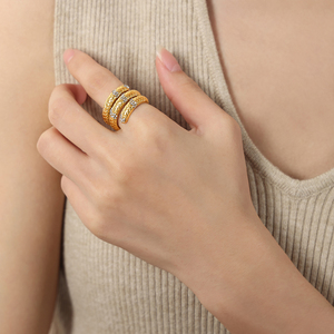 Estilo <span class=keywords><strong>de</strong></span> moda Anillo <span class=keywords><strong>de</strong></span> acero <span class=keywords><strong>de</strong></span> titanio Banda plateada <span class=keywords><strong>de</strong></span> alta calidad Característica <span class=keywords><strong>de</strong></span> luz Hipoalergénico <span class=keywords><strong>Precio</strong></span> bajo Joyería al por mayor - Product Image 5