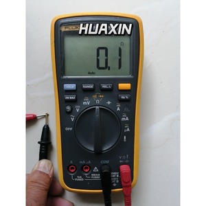 Multimètre numérique Fluke 17B+ à gamme automatique, tension AC/DC, courant hx1 - Product Image 4