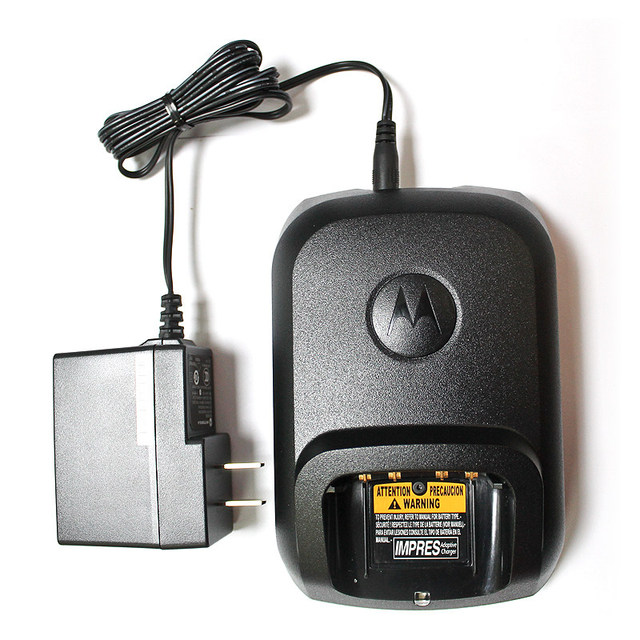 Wpln4226A Motorola Walkie-talkie Quick Charging Stand Wireless Charger for P8268, P8260, Dp3400, Dp3600, Xpr6350/6300, Xpr6550