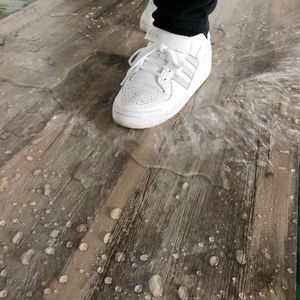 Planche de vinyle de luxe de haute qualité grain de <span class=keywords><strong>bois</strong></span> revêtement de sol en vinyle <span class=keywords><strong>aspect</strong></span> <span class=keywords><strong>bois</strong></span> imperméable écologique carrelage Lvt - Product Image 3