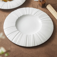 Assiette plate en porcelaine, style occidental, assiette à dîner, esthétique inspirée de l'origami, vaisselle d'hôtel, passe au micro-ondes, plat moderne