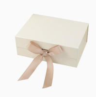 Boîte cadeau personnalisée en forme de livre avec couvercle magnétique, doublure en carton, emballage pour parfum et bijoux, impression en gravure, personnalisable