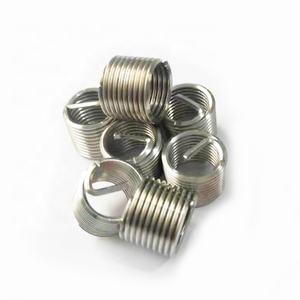 Insertos de Rosca Completamente Roscados Personalizables OEM con Ranura de Accionamiento, Rosca Métrica de Acero ST3.5*0.6*2.5D, Tolerancia 6H - Product Image 2