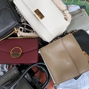 A15 Venta al por mayor <span class=keywords><strong>de</strong></span> fardos <span class=keywords><strong>de</strong></span> bolsos <span class=keywords><strong>de</strong></span> <span class=keywords><strong>segunda</strong></span> <span class=keywords><strong>mano</strong></span>, Filipinas, Ukay Ukay, bolsos mixtos para mujer, bolsos <span class=keywords><strong>de</strong></span> <span class=keywords><strong>mano</strong></span> y bandolera <span class=keywords><strong>de</strong></span> marca usados, lote a granel - Product Image 1