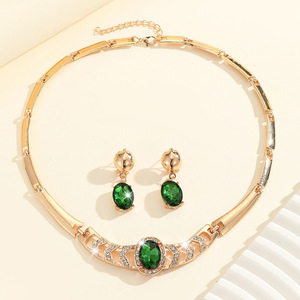 Cross-border Europe United States Hot Gold Inlaid White Rhinestone Green <b>Crystal</b> Alloy Blade Chain Necklace Earrings Set Ladies - Product Image 3