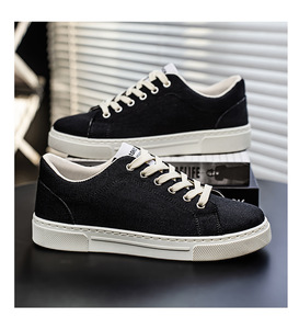 รองเท้าผ้าใบผู้ชายทรงกลมหัวมนแบบผูกเชือก รุ่นใหม่ประจำฤดูร้อนปี 2026 เหมาะกับทุกโอกาส สไตล์นักเรียน ทันสมัย แบบสวมลำลอง  รองเท้ากีฬาแฟชั่น - Product Image 5