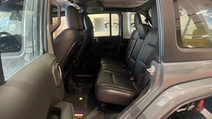 <span class=keywords><strong>Jeep</strong></span> Wrangler Usata 2025 <span class=keywords><strong>Grigia</strong></span> SUV Turbo Pelle R20 Nera Guida a Sinistra Fornitore Professionale di Qualità Spedizione all'Ingrosso - Product Image 3