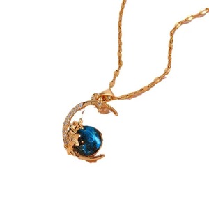Collar Planeta Azul en Acero Inoxidable con Circonita Delicada Saturno Espacio Tierra Globo en la Luna Novedad en Joyería - Product Image 2