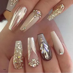 Haute qualité luxe diamant faux ongles extra long cercueil faux ongles tipc courbe design élégant presse sur les ongles