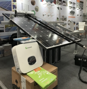 Robot de nettoyage EITAI pour panneaux solaires, machine de nettoyage automatique à sec pour modules photovoltaïques, bon prix, robot de nettoyage de panneaux solaires - Product Image 6