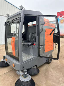 Balayeuse de sol électrique Renqi D19 autopropulsée, entièrement fermée, fonctionnant sur batterie, avec pistolet à brouillard - Product Image 4