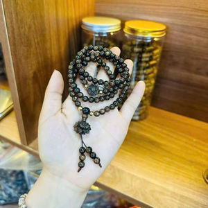 Bracelet de perles d'oud vietnamien tendance en bois d'agar, perles de prière de haute qualité en bois d'agar naturel - Product Image 1