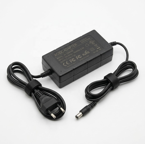 Adaptador de Corriente para Escritorio de 2 Núcleos, 60W, 20V, Entrada CA 240V, Enchufe C14 a Conector CC de 5.5x2.1mm, con Material de PC para Luz LED y Cámara - Product Image 1