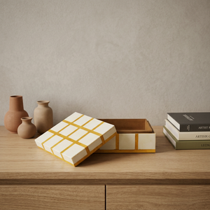 Boîte à bijoux carrée en résine avec incrustation, design moderne poli pour la décoration de la maison par FAIZA CRAFT FC-3241, fabriquée dans l'Uttar Pradesh - Product Image 1
