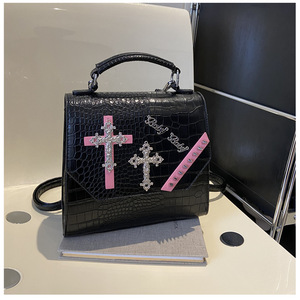 Street Style Y2K Mujer <span class=keywords><strong>Cocodrilo</strong></span> PU Cuero Hombro Messenger Bag Sweet Girl Rivet Punk Cross Mochila negra - Product Image 3