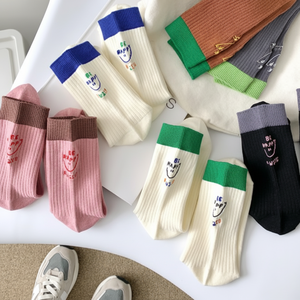 Calzini di media lunghezza da donna Juncap ricamati "sii felice" per tutte le stagioni, per studenti e adulti - Product Image 1