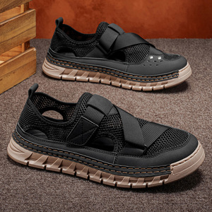 Sandalias de malla beige para hombre, con punta cerrada, suela gruesa antideslizante, ajustables con velcro, zapatos casuales para exteriores para verano - Product Image 3