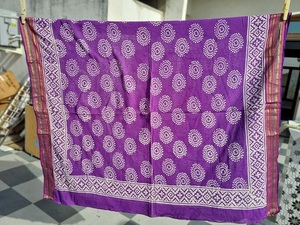 Sarongs, paréos et foulards authentiques faits à la main en coton léger imprimé sur bois, vêtements de plage élégants pour femmes - Product Image 6