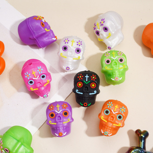 Perline focali in silicone 3D a forma di teschio di Halloween e del Giorno dei Morti per braccialetti, collane, portachiavi, penne decorabili, gioielli fai da te e artigianato - Ingrosso - Product Image 1