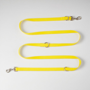 Correa de perro de doble cabeza impermeable con revestimiento de PVC, accesorio de Mascota de revestimiento suave duradero de moda personalizada de lujo para venta al por mayor OEM - Product Image 1