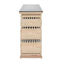 Matériel d'apiculture, ruche en bois, ruche Dadant