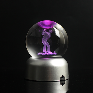Balle de golf en verre gravée au laser de 60 mm avec base LED, trophée souvenir <span class=keywords><strong>pas</strong></span> <span class=keywords><strong>cher</strong></span> - Product Image 3