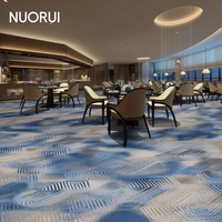 Moquette tissée Axminster à fond en jute durable pour projets commerciaux, idéale pour hôtels haut de gamme, restaurants et salles de buffet