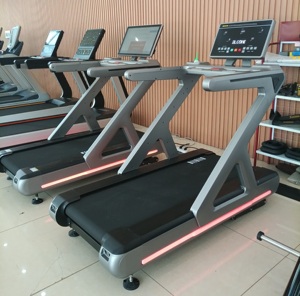 Equipo de Gimnasio Profesional 9900 con Pantalla LED, Inclinación Automática de 0-20 km/h, para Interiores, 9900M Comercial - Product Image 4