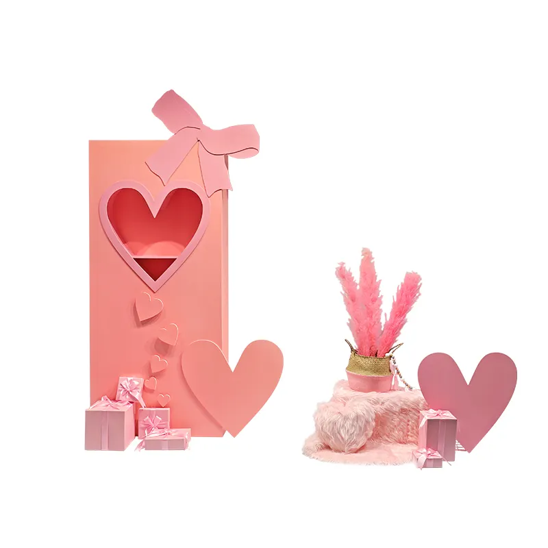 O&M Display Design Pink Gift Box Shop Decoration Ideas Window Display Props