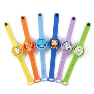 Bracelet <span class=keywords><strong>anti</strong></span>-moustiques longue durée en silicone PVC pour voyages en extérieur, à l'huile naturelle - Product Image 6