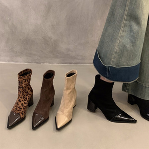 Nuevos <span class=keywords><strong>Botines</strong></span> de Tacón Grueso y <span class=keywords><strong>Punta</strong></span> Fina de Venta al por Mayor 2025, de Ante, Tejido y <span class=keywords><strong>Punta</strong></span> de Charol para Mujer - Product Image 5