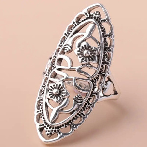 Elegante Anello Floreale Britannico con Motivo Traforato, Gioiello Minimalista in Lega per Donna, Uso Quotidiano, Regalo Chic - Product Image 4