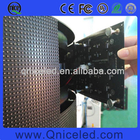 Panneau d'affichage à écran LED polychrome d'intérieur RVB SMD GOB COB P2 P2.5 Panneau LED flexible incurvé Module LED souple