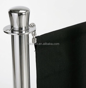 Poste de acero inoxidable para control de multitudes, barrera de lona negra para restaurante o exhibición - Product Image 3