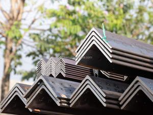 Ángulo perforado de acero, 35x35x2x2000, precio de 1 tonelada, ángulo ms de igual tamaño, estante de acero ranurado - Product Image 4