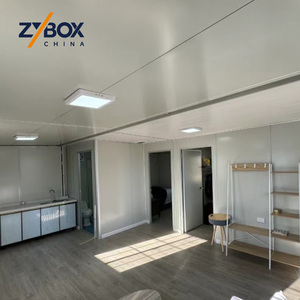 Casa Container Espandibile 20ft, Colore Rosso Mattone con Finitura Legno, Ampio Veranda, Cabina Prefabbricata Modulare per Vacanze in Foresta - Product Image 3