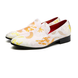 Chaussures de smoking brodées à bout pointu pour hommes et femmes, grandes tailles 37-48, mocassins décontractés, chaussures de mariage A5881 - Product Image 1