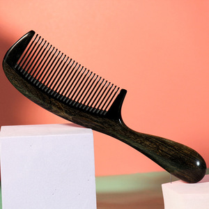 Peine para el cabello de cuerno de buey Meishuge, peine de masaje hecho a mano de 14 cm para la población en general - Product Image 1
