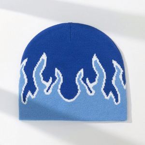 Gorro de punto de invierno holgado y moderno, estilo rock punk, con diseño de llamas, ideal para esquí y actividades al aire libre. - Product Image 2