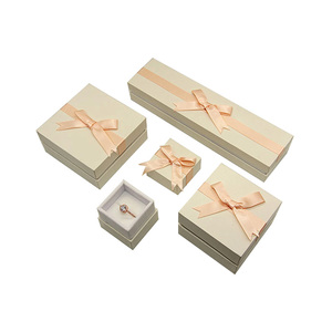 Fabricant à bas prix Bracelet Bagues Montre Bijoux Boîte personnalisée Petit emballage cadeau en papier Boîte à bijoux Victorias <span class=keywords><strong>Secret</strong></span> Rose - Product Image 4