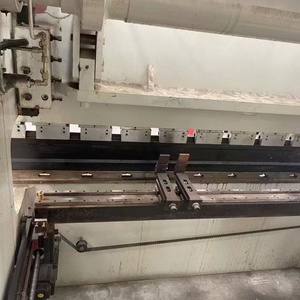 Máquina dobladora de chapa metálica de 200 mm x 1000 mm (10 pies) para chapa reforzada de calibre 18, canal de 100 toneladas - Product Image 5