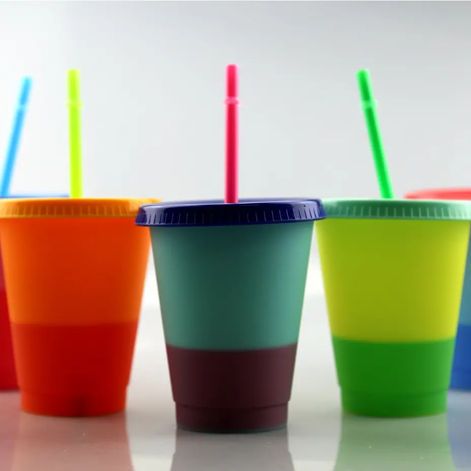 wholesale 16oz reusable color changing plastic cups with lids and straws coffee cups with custom logo in bulk