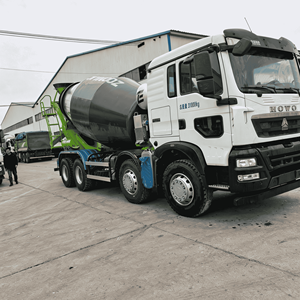 Potente Camión Mezclador de <span class=keywords><strong>Concreto</strong></span> Sinotruk Howo TX 8x4 de 12 Ruedas para Proyectos Industriales - Product Image 3