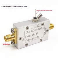 Amplificateur RF à large bande (LNA) à faible bruit avec gain de 30 dB, bande de 2 kHz à 3 GHz ; adapté à la transmission directe
