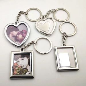 <span class=keywords><strong>Porte</strong></span>-clés en alliage métallique exquis Cadres photo personnalisés <span class=keywords><strong>Porte</strong></span>-clés en forme de coeur/pomme Fonction incrustée pour les cadeaux d'amour - Product Image 5