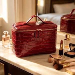 Luxury Shiny Crocodile Texture Cosmetic Organizer Portable Handheld <b>Makeup</b> <b>Box</b> Waterproof Travel Wash Bag With Logo - Product Image 1