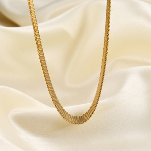 Collar minimalista europeo americano de metal hueco ancho de 8 mm para mujer, gargantilla, cadena para clavícula, aleación de zinc y acero, dorado, regalo diario - Product Image 3