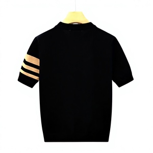 เสื้อยืดแขนสั้นผู้ชายสีดำ คอโอ ลายทาง แต่งขอบตัดกัน สไตล์ลำลอง ทรงปกติ - Product Image 5
