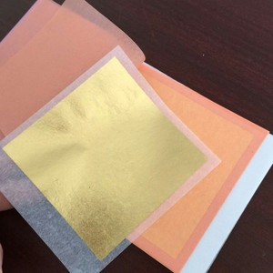 Feuilles de feuille d'or <span class=keywords><strong>brevet</strong></span>ées 8*8cm feuille de transfert comestible pour la décoration de gâteau meubles de dorure avec technique en métal plaqué - Product Image 1