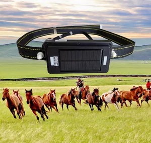 Rastreador <span class=keywords><strong>GPS</strong></span> para ganado 4G F10 GPSONE Tracker para vaca Batería de larga duración 20000mAh Collar con energía solar Seguimiento <span class=keywords><strong>GPS</strong></span> para ganado vacas - Product Image 1